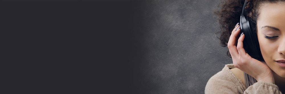 Baixe um de nossos aplicativos para seu dispositivo e ouça o melhor do flashback.